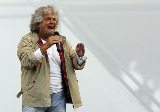 Γκρίλο: Ο Φάρατζ δεν είναι ρατσιστής, διαθέτει χιούμορ και ειρωνεία